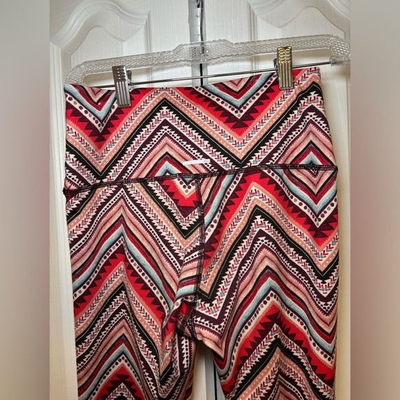 Aerie - Yoga Colorful Athletic Casual Summery Basic Geometric Leggings in Size M - Picture 4 of 7